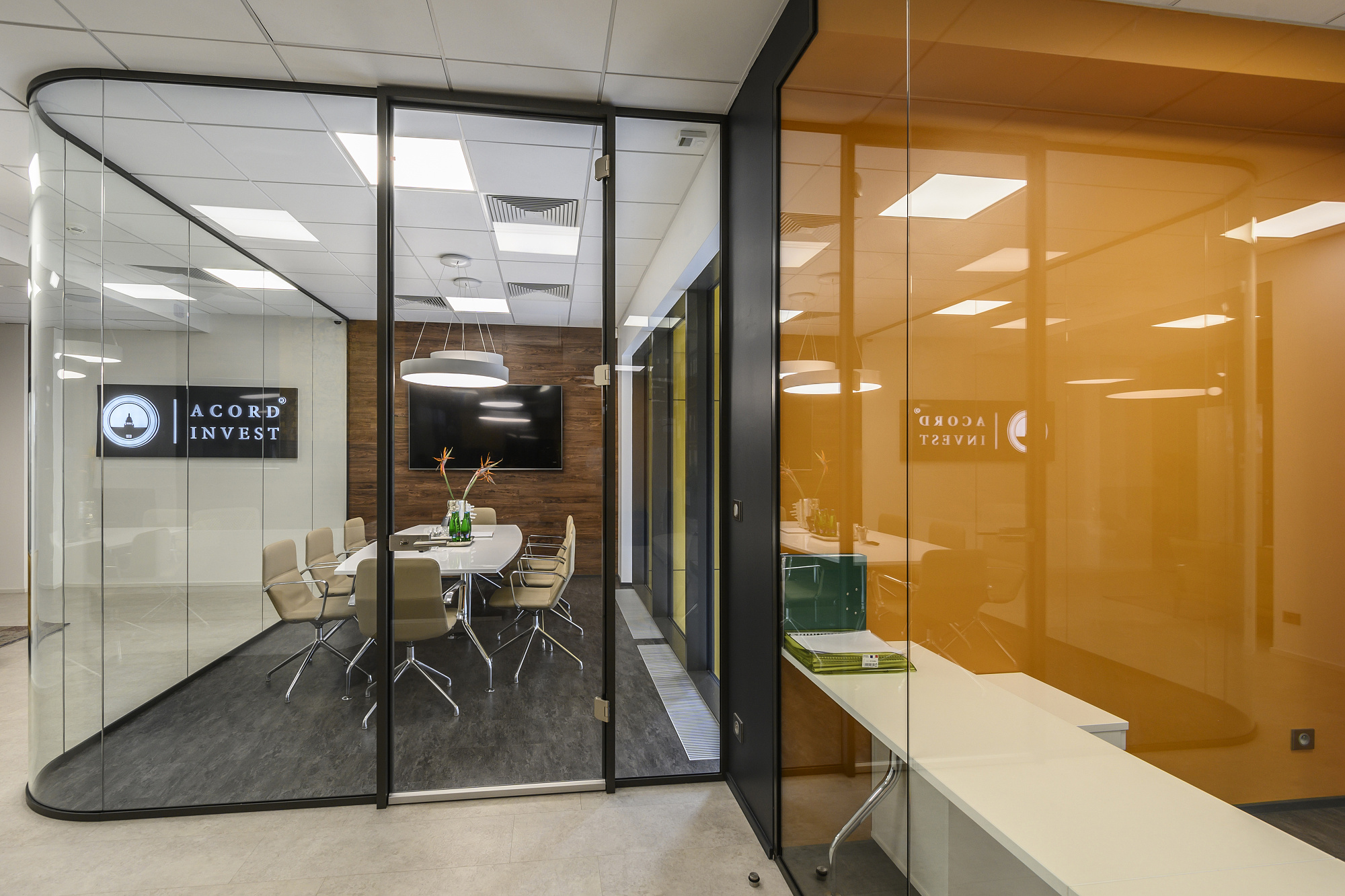 Curved glass partitions livens up the interior